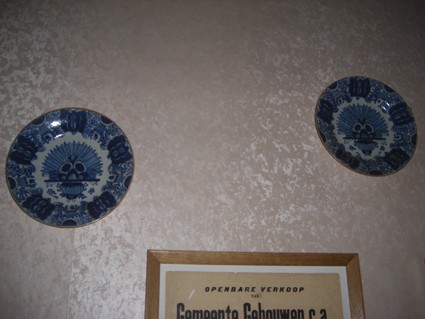 handbeschilderde borden, serie van drie (verkocht)