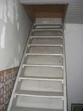 trap naar zolder appartement