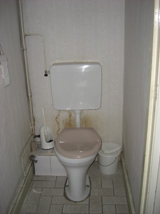 toilet op de overloop zijvleugel