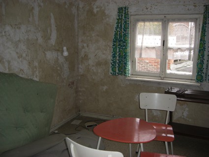 kamer 5, aan het opknappen... (zitje verkocht)