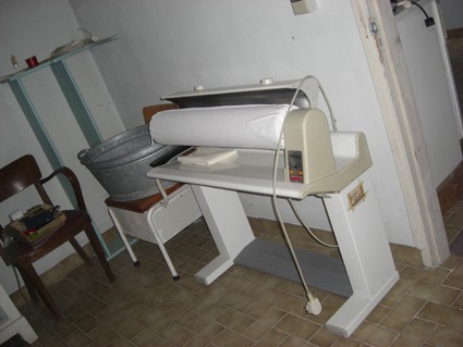 strijkmachine waskeuken hotel (teil verkocht)